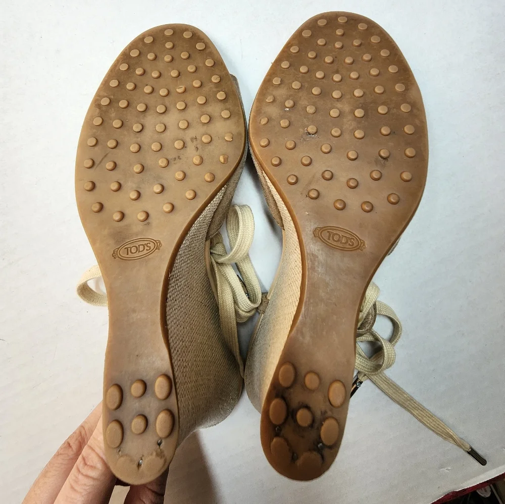 🌸Tod's Elegant Beige Wedge Sandals‎ 8